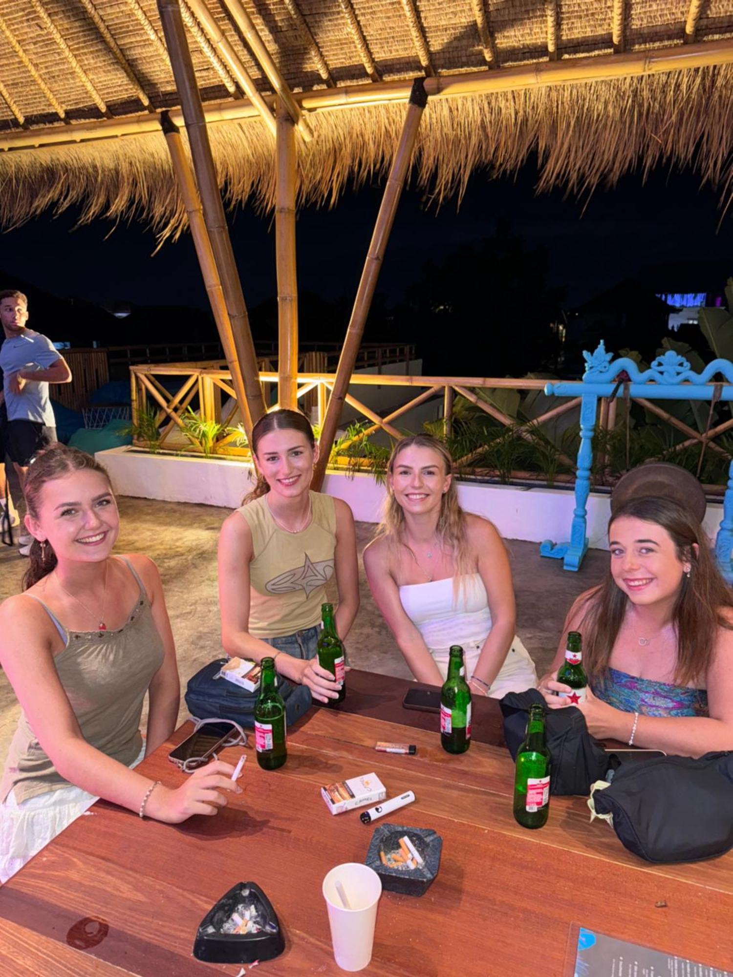 Canggu Central Hostel Kültér fotó